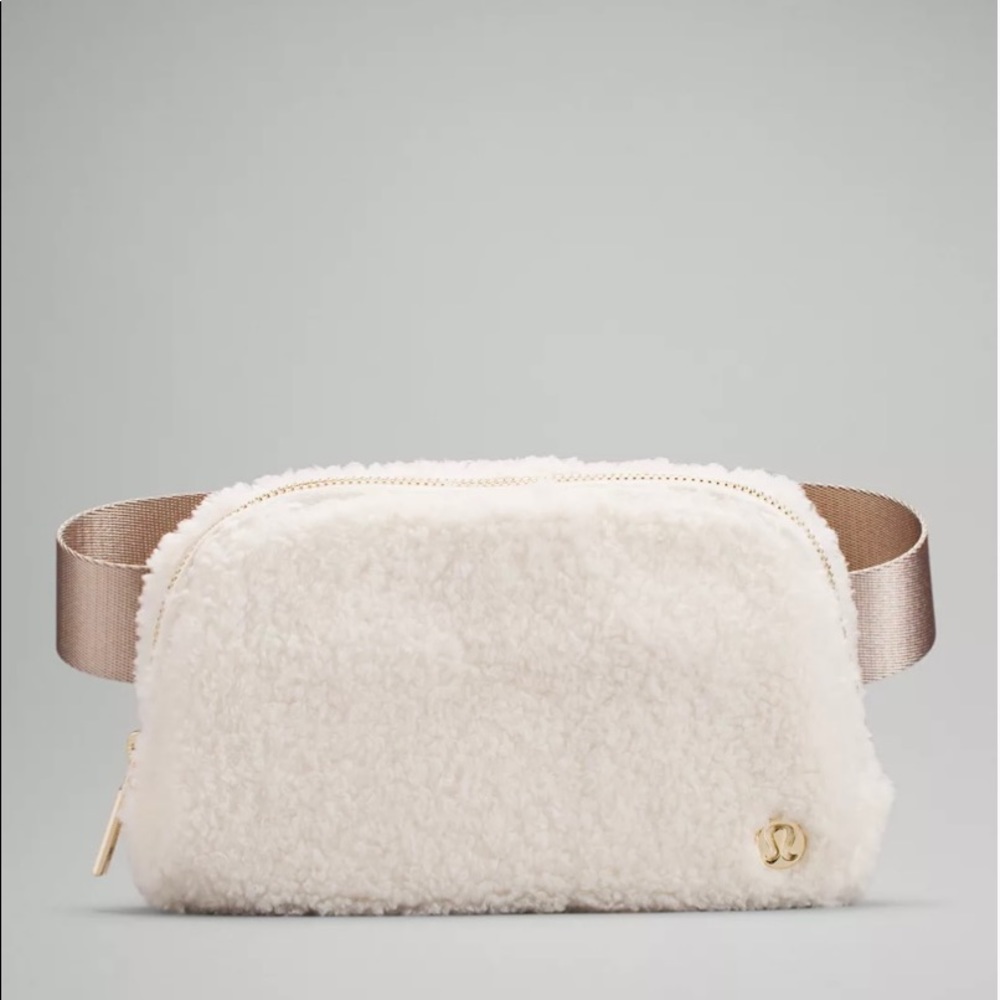 Everywhere Fleece Belt Bag